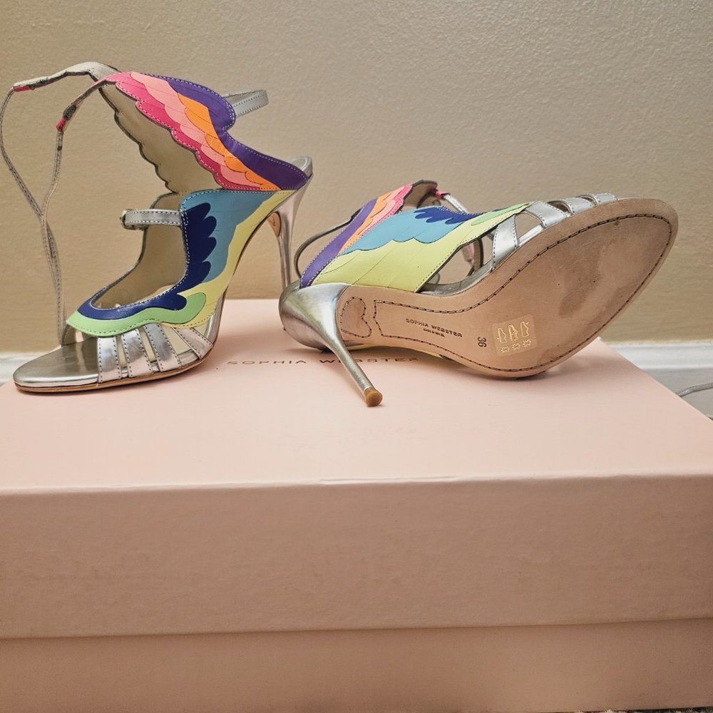 Shoes - Picture 4 of 6